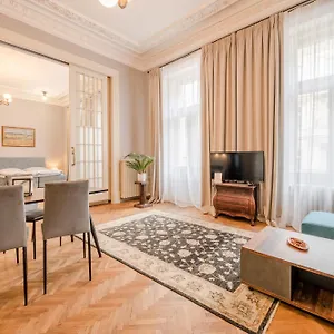 Palace Petrarca Apartamento