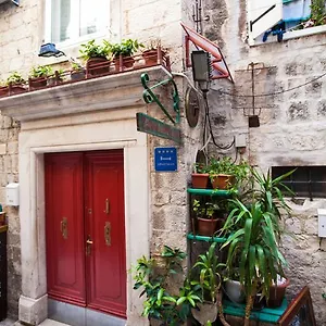 & Ursa Apartamento Trogir